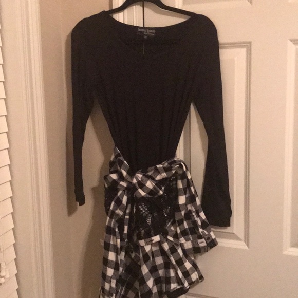 Black & white plaid button down shirt w crochet - Picture 3 of 3